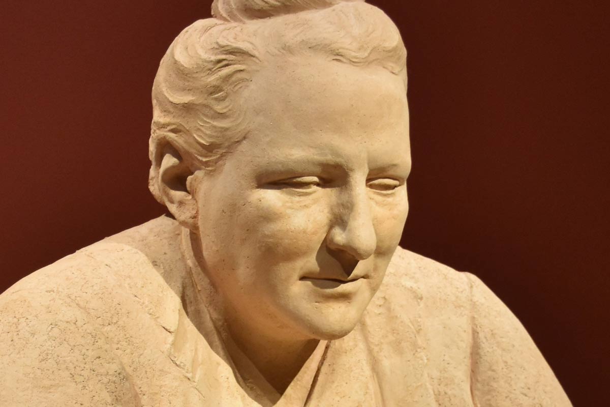 Sculpture, unknown artist.